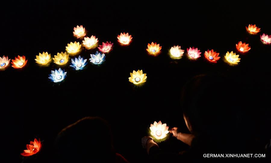 CHINA-JIANGXI-RIVER LANTERNS (CN)