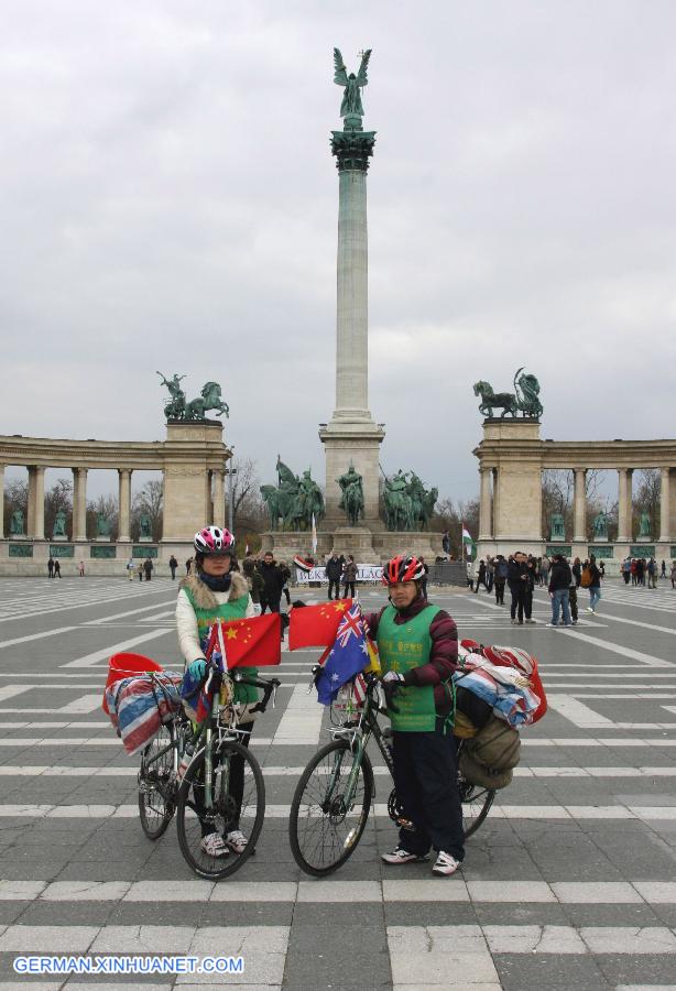 HUNGARY-BUDAPEST-CHINESE-GLOBE TROTTING CYCLISTS