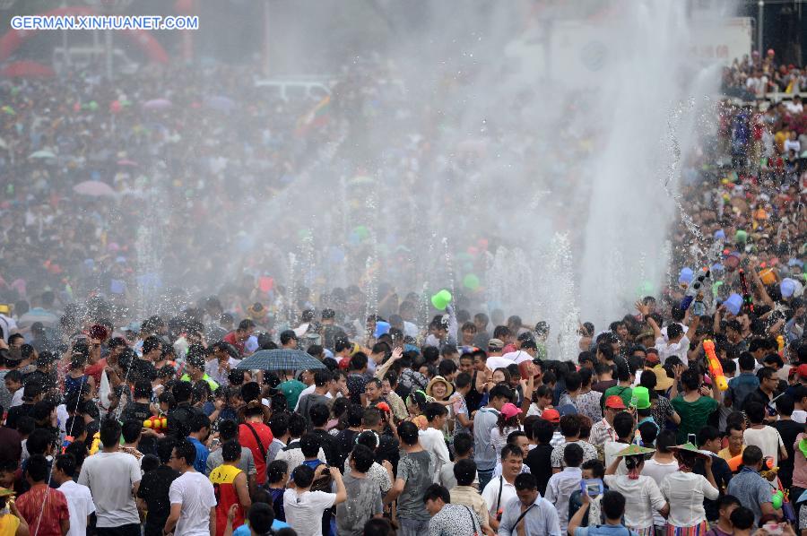 CHINA-YUNNAN-DEHONG-WATER-SPRINKLING FESTIVAL (CN) 