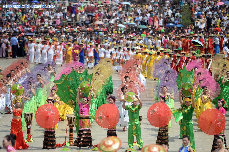 CHINA-YUNNAN-DEHONG-WATER-SPRINKLING FESTIVAL (CN) 