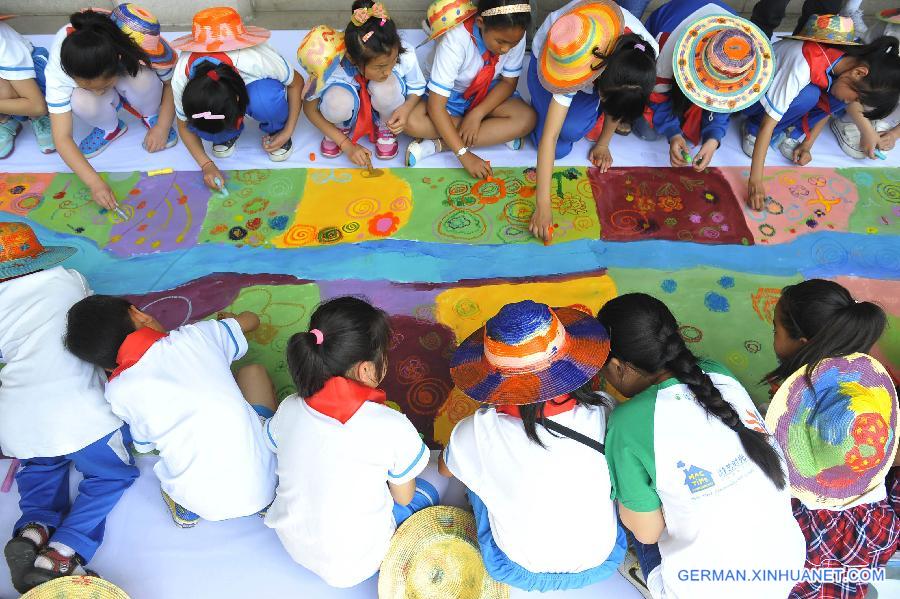 CHINA-BEIJING-CHILDREN'S DAY-PAINTING ACTIVITY(CN)