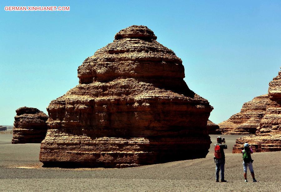 CHINA-GANSU-DUNHUANG-YARDANG LANDFORMS (CN)