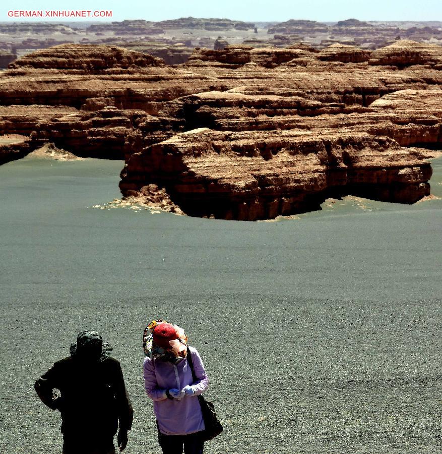 CHINA-GANSU-DUNHUANG-YARDANG LANDFORMS (CN)