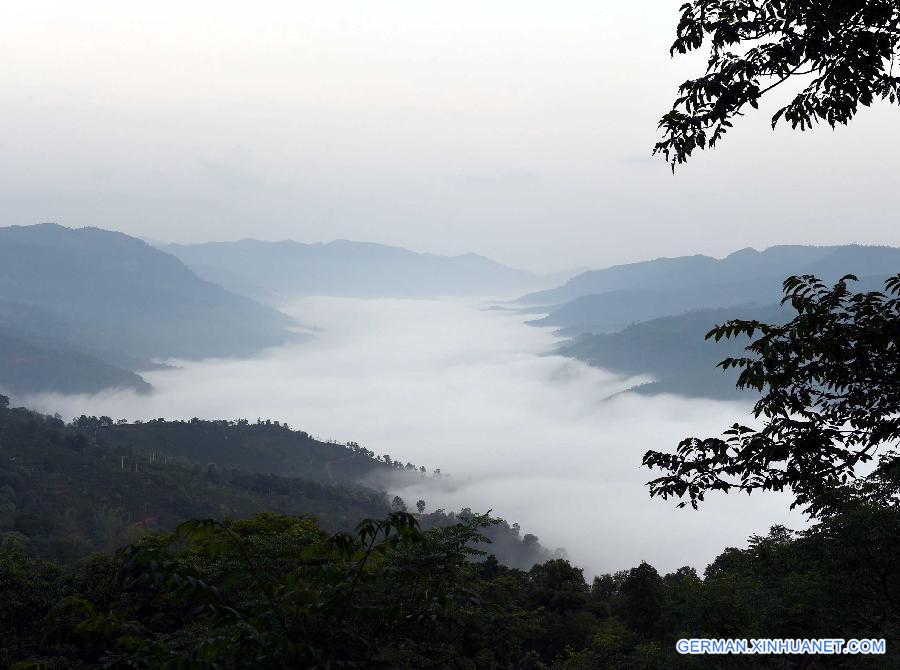 CHINA-YUNNAN-JINGMAI MOUNTAIN-CLOUD VIEW (CN) 