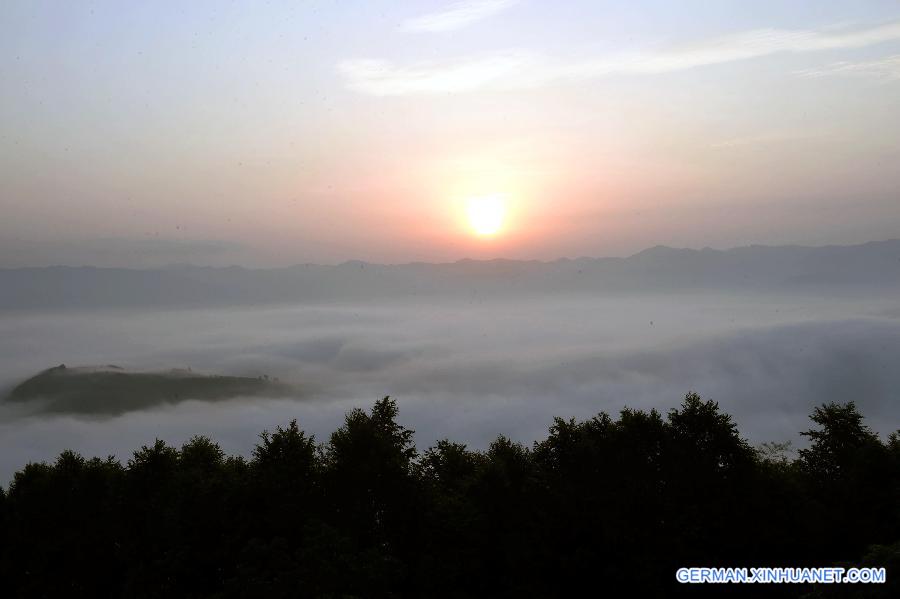 CHINA-YUNNAN-JINGMAI MOUNTAIN-CLOUD VIEW (CN) 