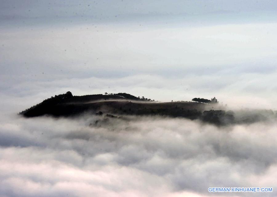 CHINA-YUNNAN-JINGMAI MOUNTAIN-CLOUD VIEW (CN) 