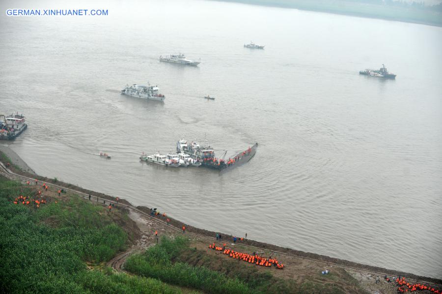 CHINA-HUBEI-JIANLI-SINKING SHIP-RESCUE (CN)