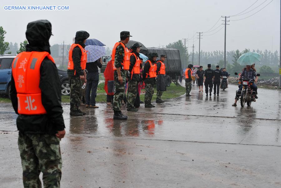 CHINA-HUBEI-JIANLI-SINKING SHIP-RESCUE (CN)