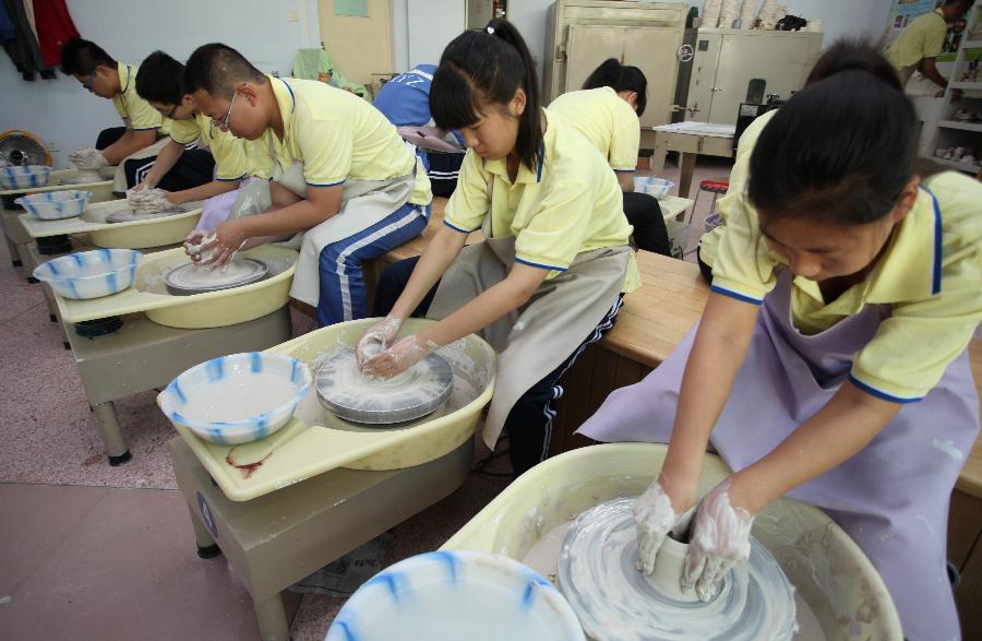 (CORRECTION)#CHINA-HEBEI-ZHANGJIAKOU-EXAMINEES-RELAXATION (CN)