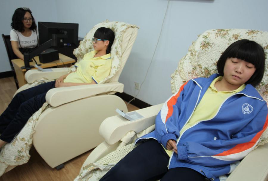 (CORRECTION)#CHINA-HEBEI-ZHANGJIAKOU-EXAMINEES-RELAXATION (CN)