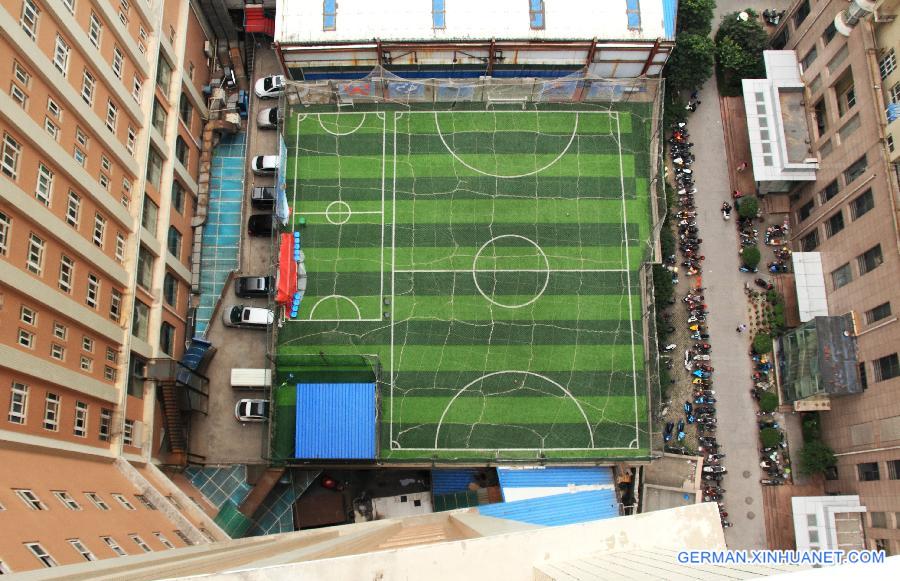 #CHINA-HENAN-ZHENGZHOU-ROOF FOOTBALL FIELD (CN)