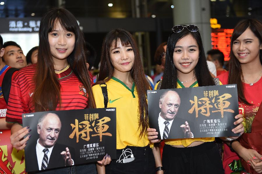 (SP)CHINA-GUANGZHOU-SOCCER-EVERGRANDE-SCOLARI-ARRIVAL