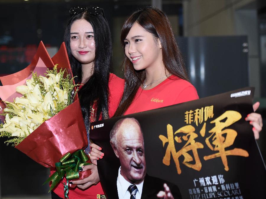 (SP)CHINA-GUANGZHOU-SOCCER-EVERGRANDE-SCOLARI-ARRIVAL