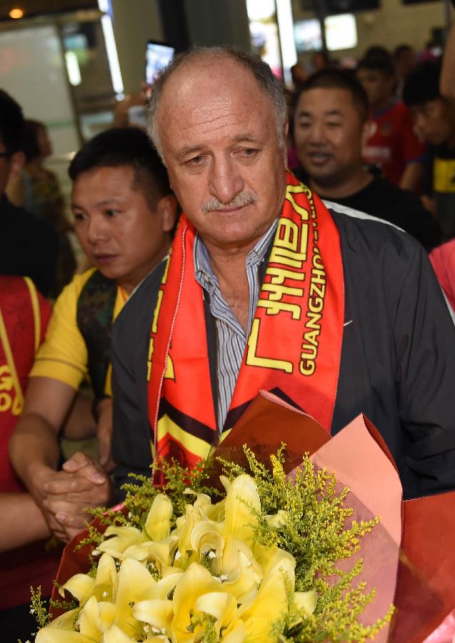 (SP)CHINA-GUANGZHOU-SOCCER-EVERGRANDE-SCOLARI-ARRIVAL