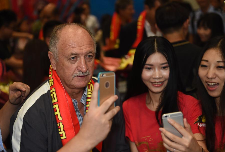 (SP)CHINA-GUANGZHOU-SOCCER-EVERGRANDE-SCOLARI-ARRIVAL