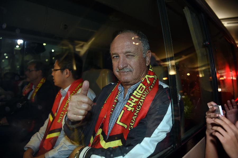 (SP)CHINA-GUANGZHOU-SOCCER-EVERGRANDE-SCOLARI-ARRIVAL