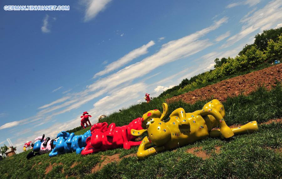 CHINA-BEIJING-LILY FLOWER FESTIVAL(CN)