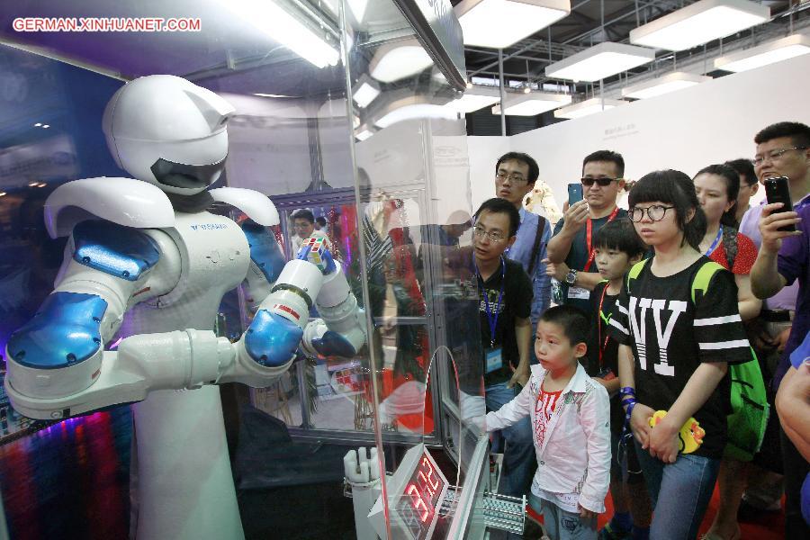 CHINA-ROBOT DEVELOPMENT-DAILY LIFE (CN)