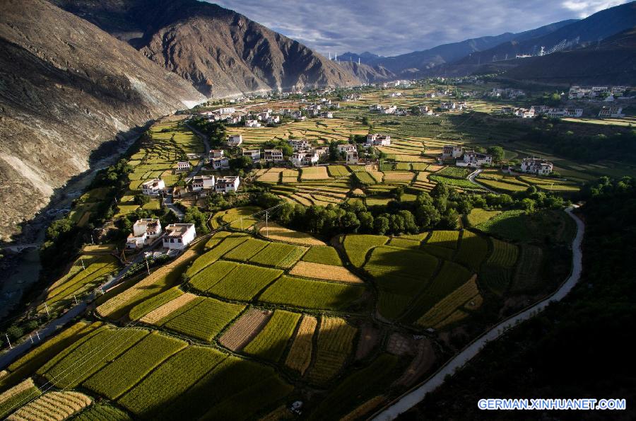 CHINA-SICHUAN-XIANGCHENG-COUNTRYSIDE SCENERY (CN)