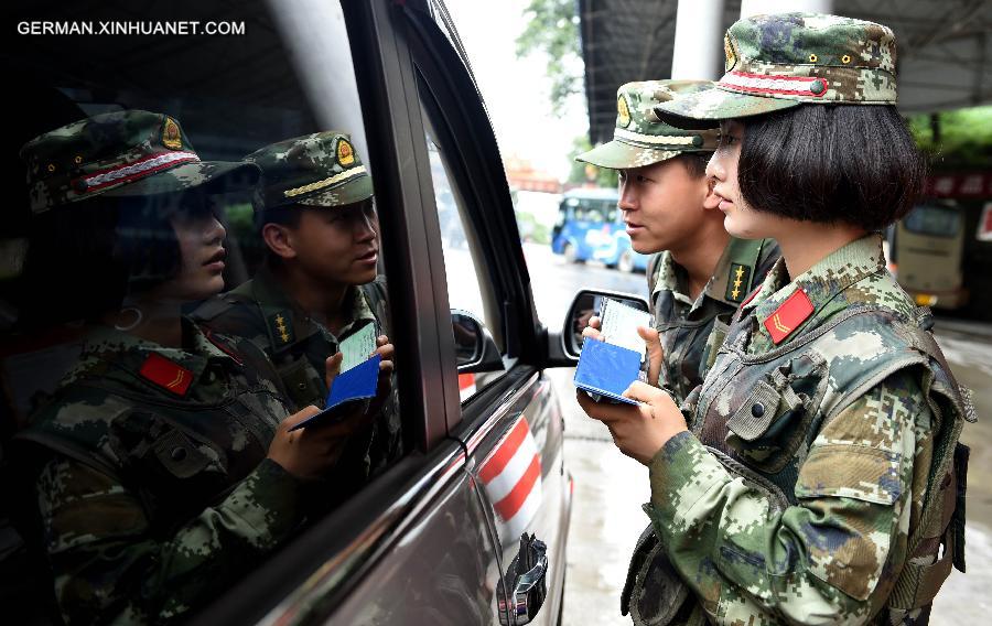 CHINA-YUNNAN-DEHONG-ANTI-DRUG FEMALE SOLDIER(CN)