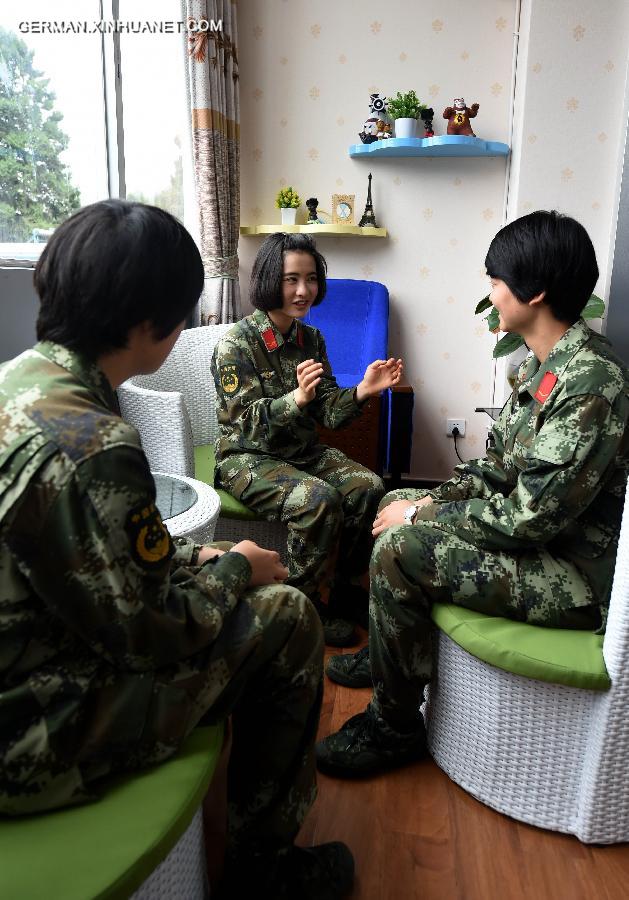 CHINA-YUNNAN-DEHONG-ANTI-DRUG FEMALE SOLDIER(CN)