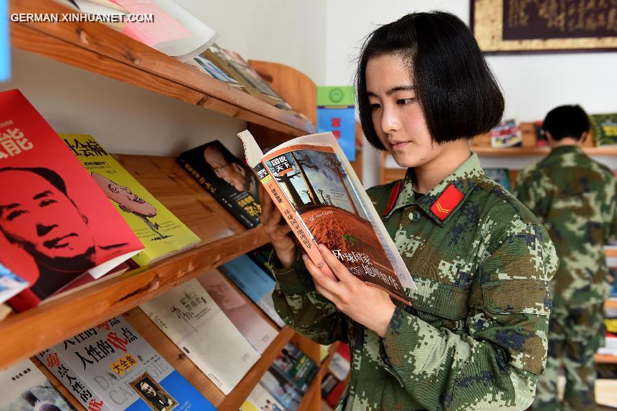 CHINA-YUNNAN-DEHONG-ANTI-DRUG FEMALE SOLDIER(CN)