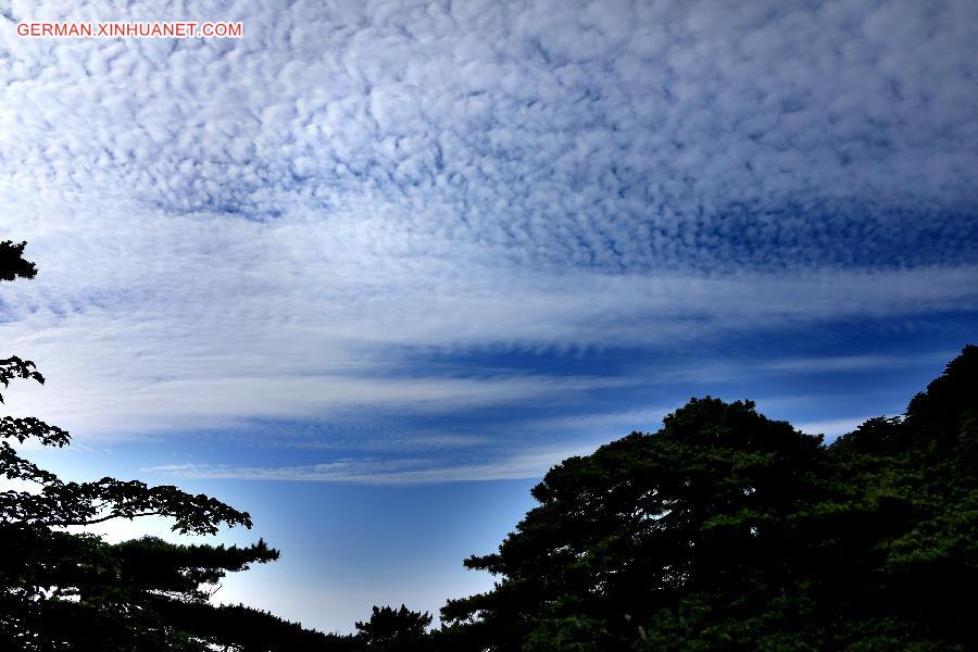 #CHINA-ANHUI-HUANGSHAN-CLOUDS(CN)