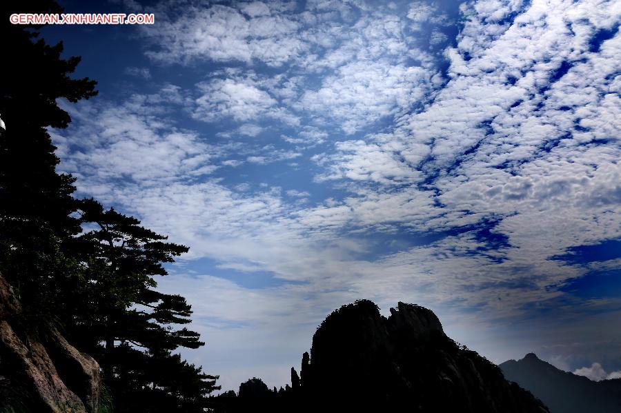 #CHINA-ANHUI-HUANGSHAN-CLOUDS(CN)