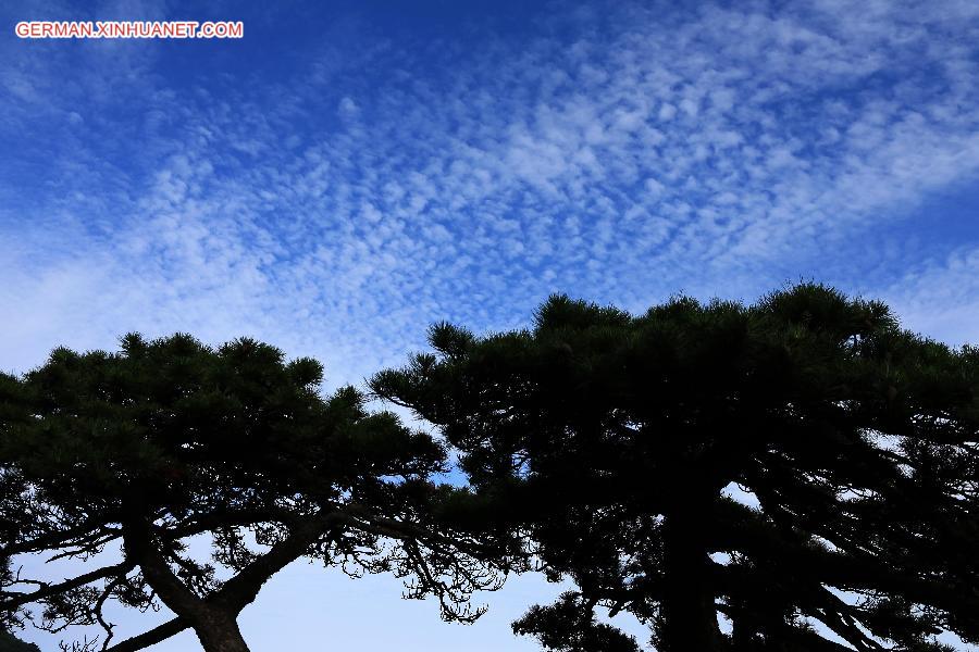 #CHINA-ANHUI-HUANGSHAN-CLOUDS(CN)