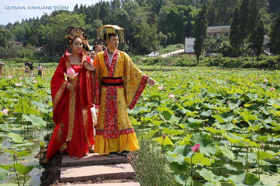 #CHINA-SICHUAN-NEIJIANG-LOTUS FESTIVAL (CN)