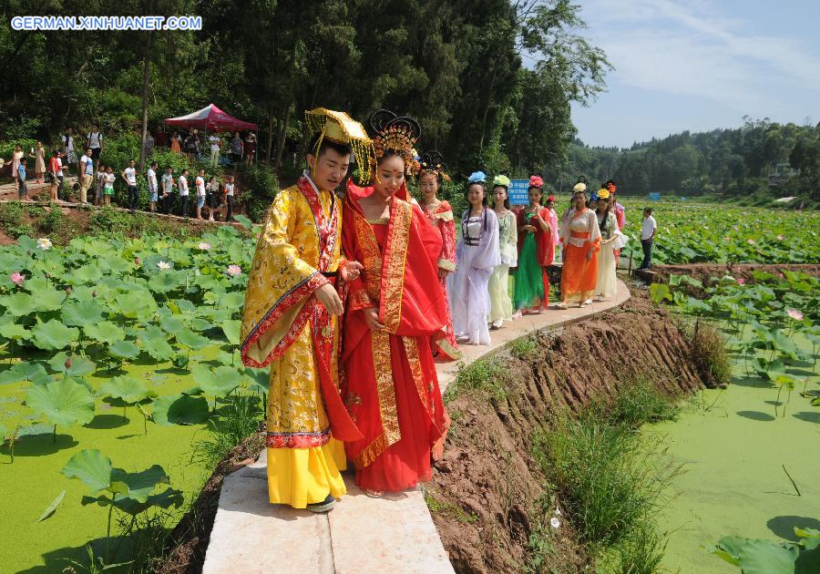 #CHINA-SICHUAN-NEIJIANG-LOTUS FESTIVAL (CN)