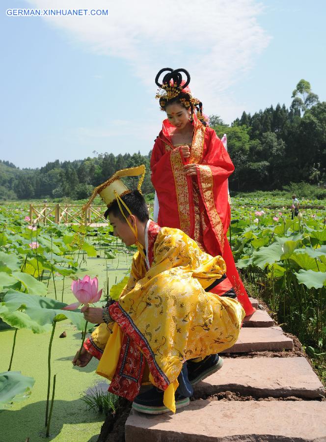 #CHINA-SICHUAN-NEIJIANG-LOTUS FESTIVAL (CN)