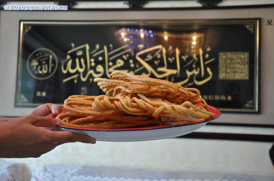 CHINA-NINGXIA-YINCHUAN-EID AL-FITR SPECIAL SNACKS (CN)