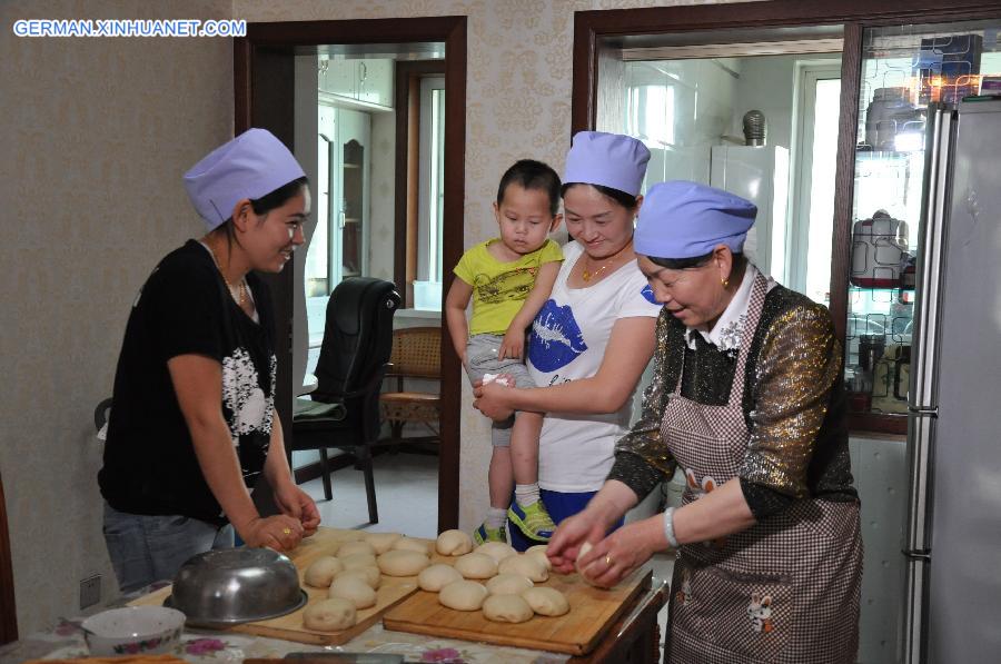 CHINA-NINGXIA-YINCHUAN-EID AL-FITR SPECIAL SNACKS (CN)