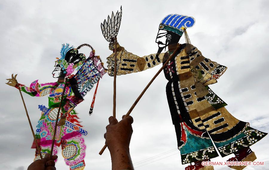 CHINA-YUNNAN-TENGCHONG-SHADOW PLAY (CN)