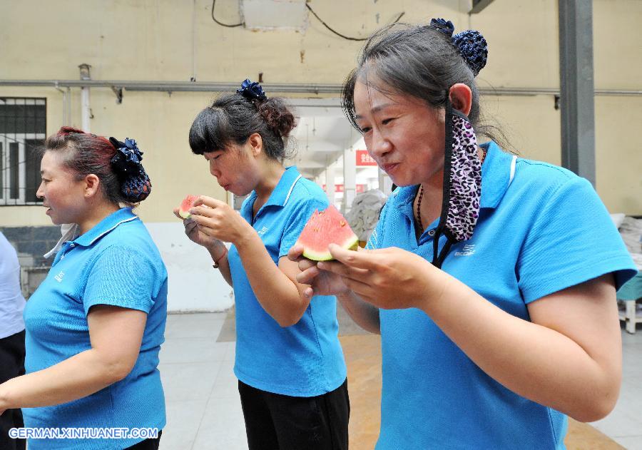 CHINA-NINGXIA-RAILWAY WORKER-SUMMER LIFE (CN)