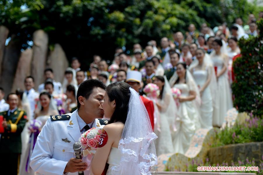 CHINA-GUANGDONG-DONGGUAN-GROUP WEDDING-SOLDIERS (CN)