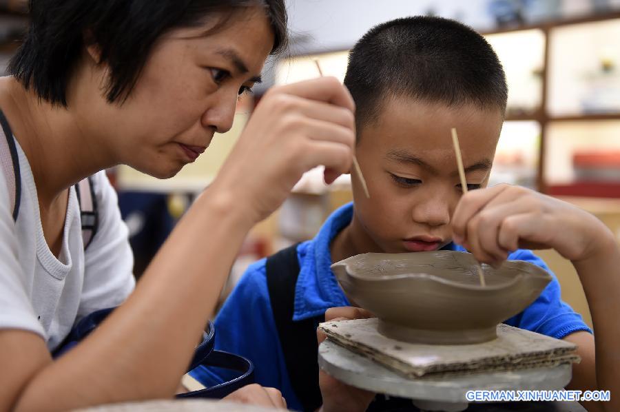 CHINA-NEW TAIPEI-CHILDREN-POTTERY (CN)