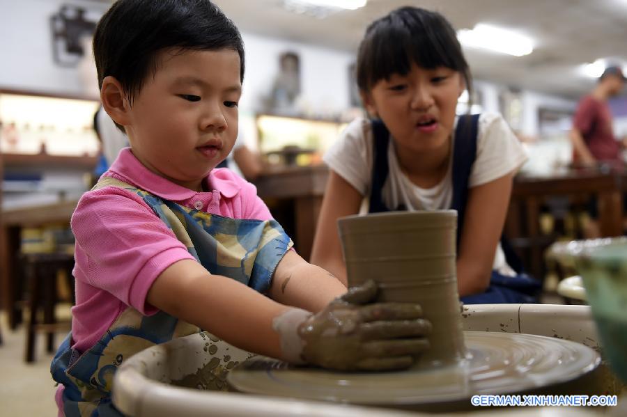 CHINA-NEW TAIPEI-CHILDREN-POTTERY (CN)