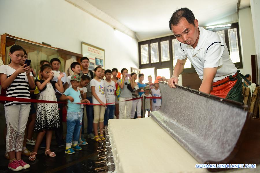 CHINA-ANHUI-XUAN PAPER-MAKING (CN)