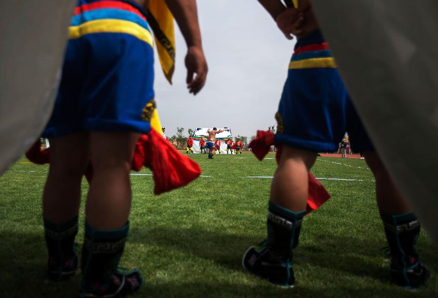 (SP)CHINA-ORDOS-NATIONAL ETHNIC GAMES-SHALBUR WRESTLING(CN)