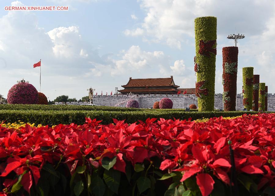 CHINA-BEIJING-70TH ANNIVERSARY-CHANG'AN AVENUE-FLOWER (CN)