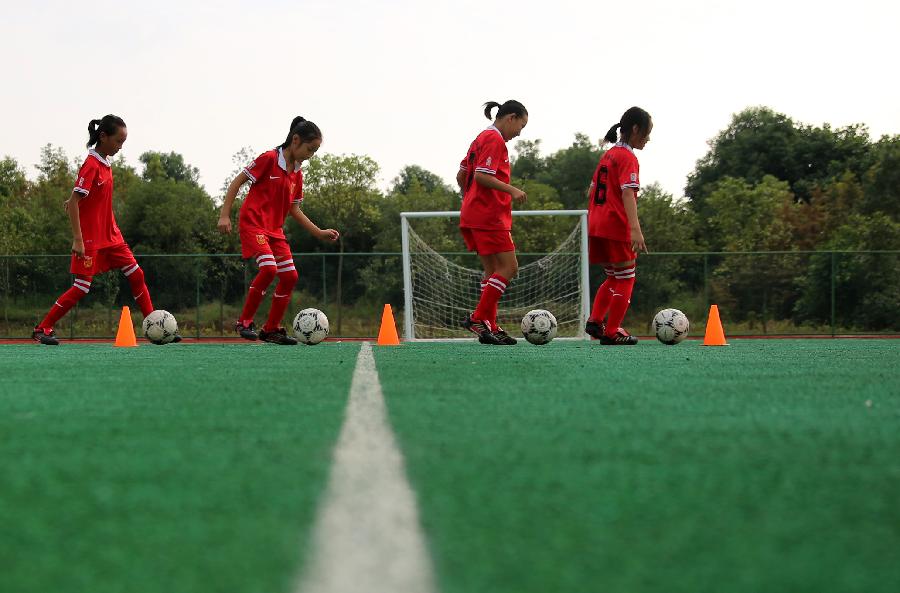 #CHINA-SICHUAN-HUAYING-PUPILS-FOOTBALL DREAM(CN)