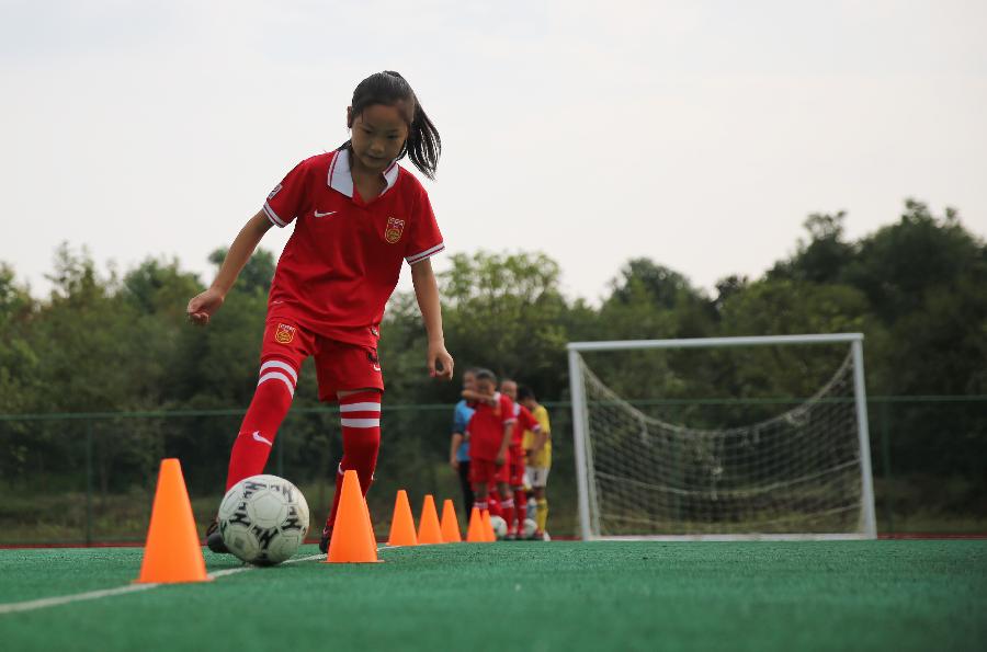 #CHINA-SICHUAN-HUAYING-PUPILS-FOOTBALL DREAM(CN)