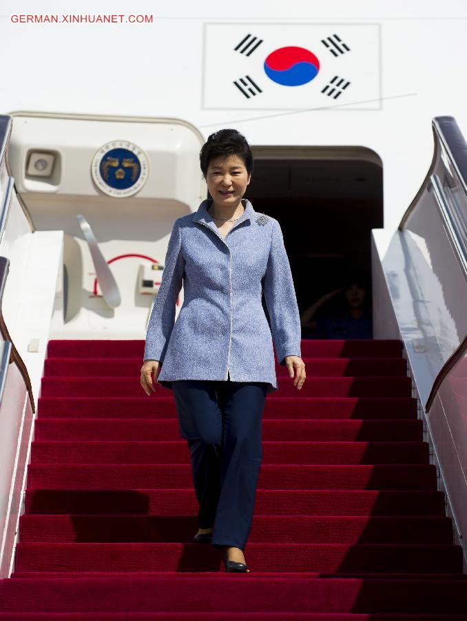 CHINA-BEIJING-SOUTH KOREAN PRESIDENT-ARRIVAL (CN)