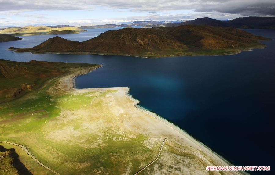 CHINA-TIBET-YAMZHO YUMCO LAKE-SECNERY (CN)