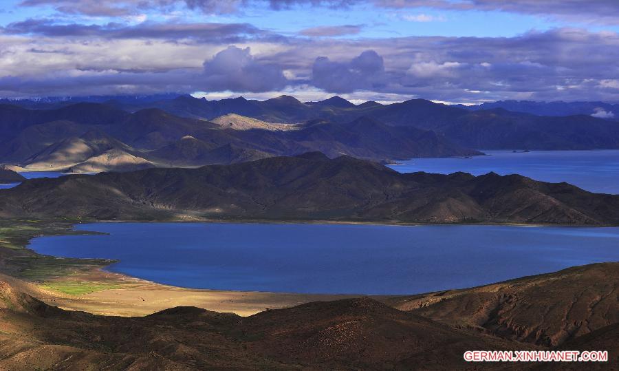 CHINA-TIBET-YAMZHO YUMCO LAKE-SECNERY (CN)