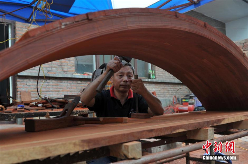 Mini-Zhaozhou-Brücke“ aus 7000 Holzstücken