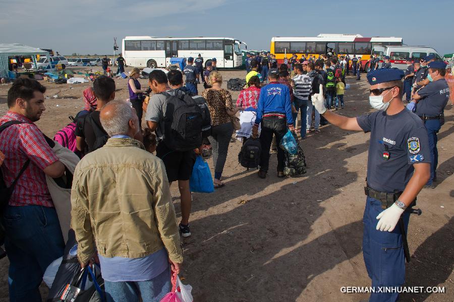 HUNGARY-ROSZKE-MIGRATION-BORDER CLOSING