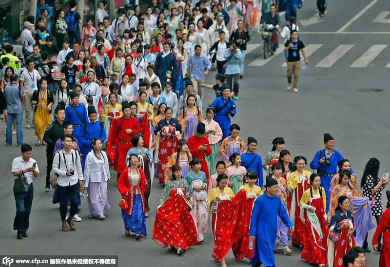 In Han-Kleidung durch Xi'an